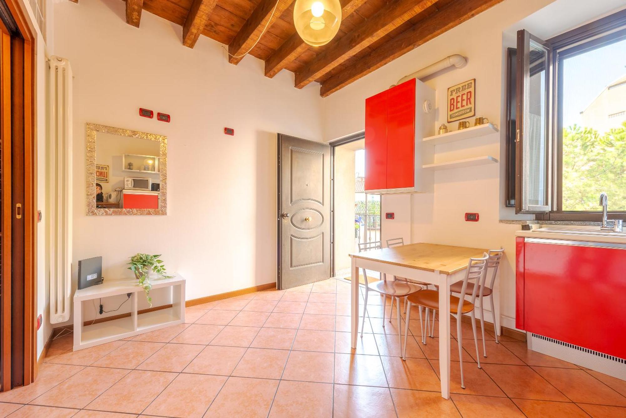Guest Planet - Rosso Milano Apartment - Navigli Area Bagian luar foto