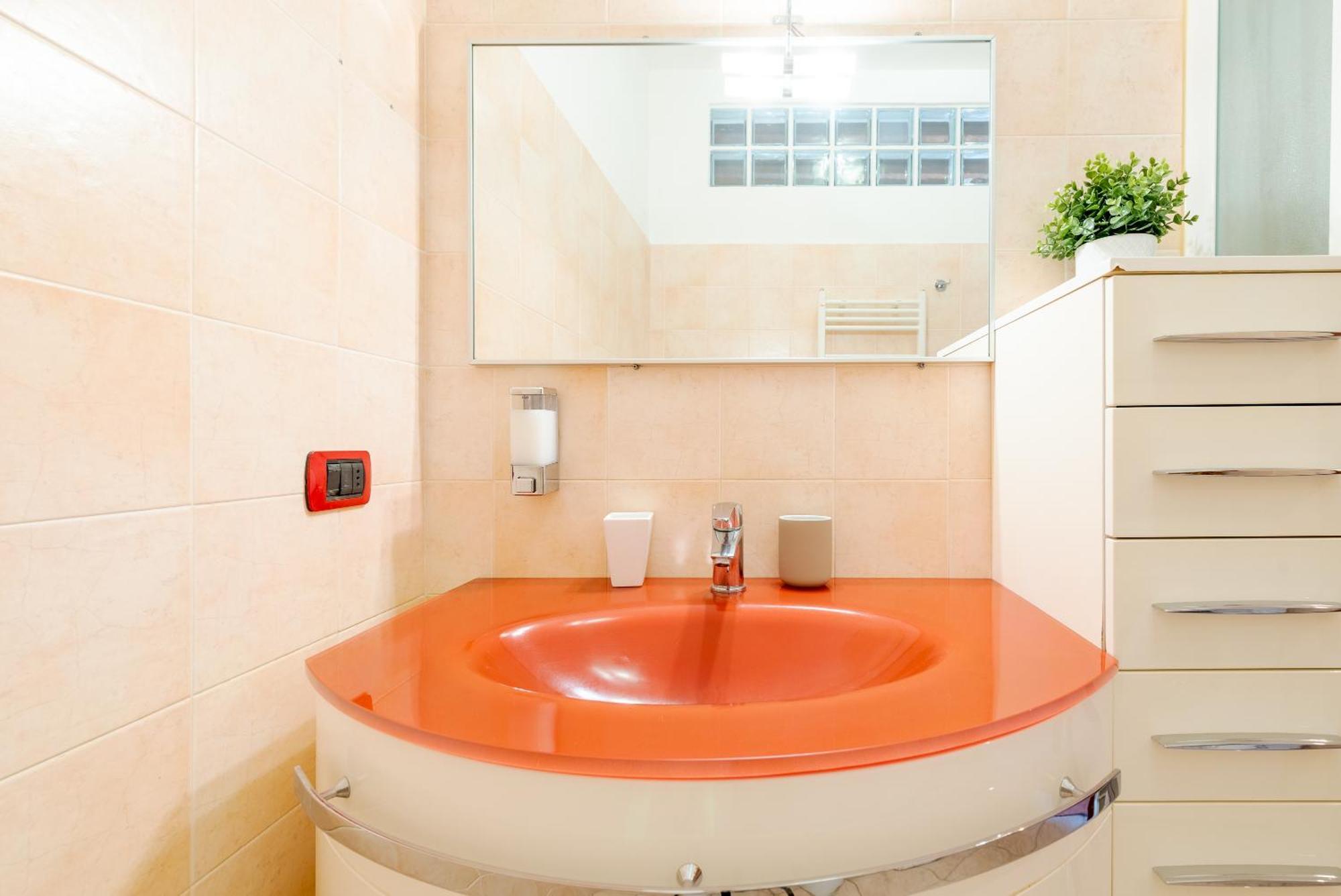 Guest Planet - Rosso Milano Apartment - Navigli Area Bagian luar foto