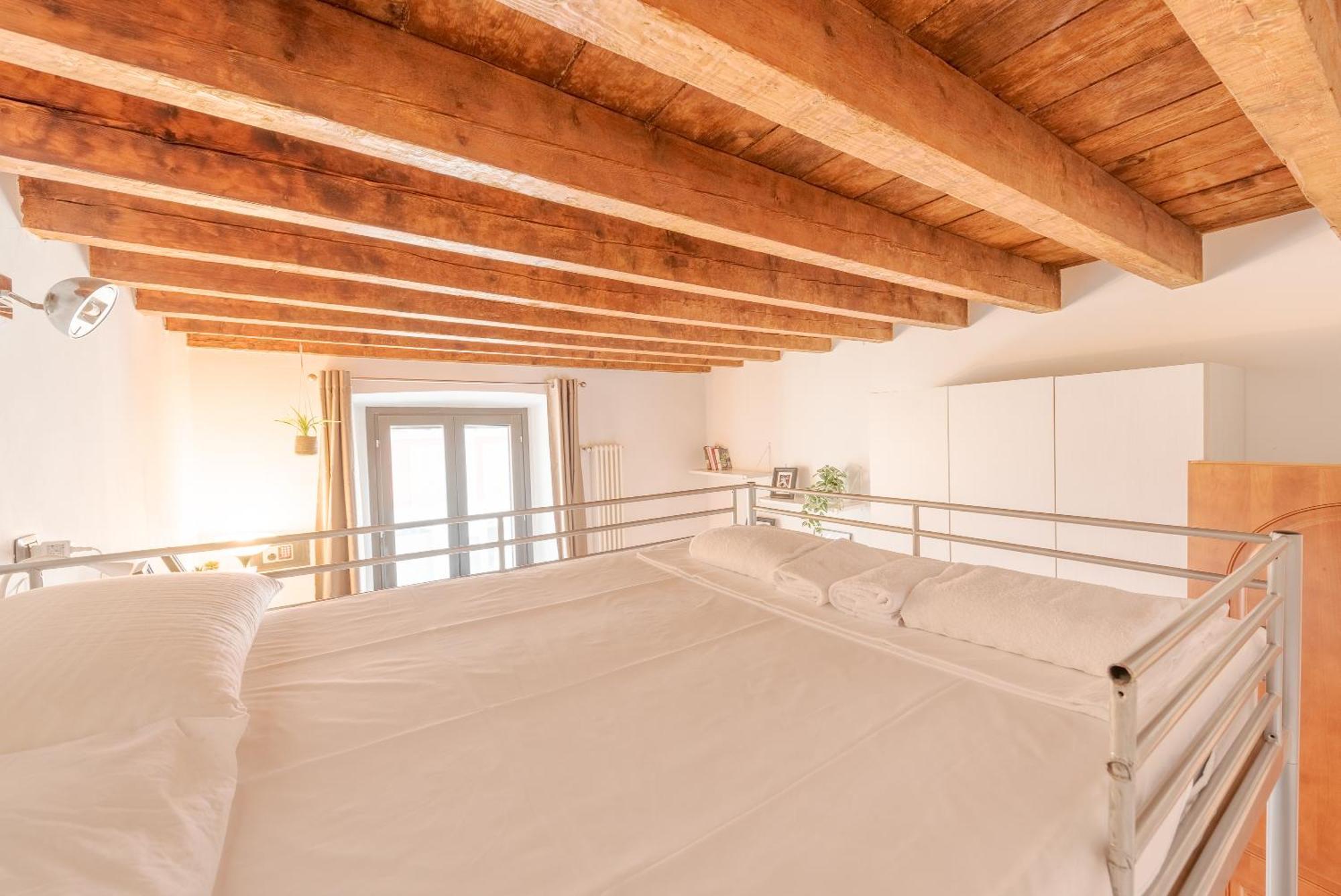 Guest Planet - Rosso Milano Apartment - Navigli Area Bagian luar foto