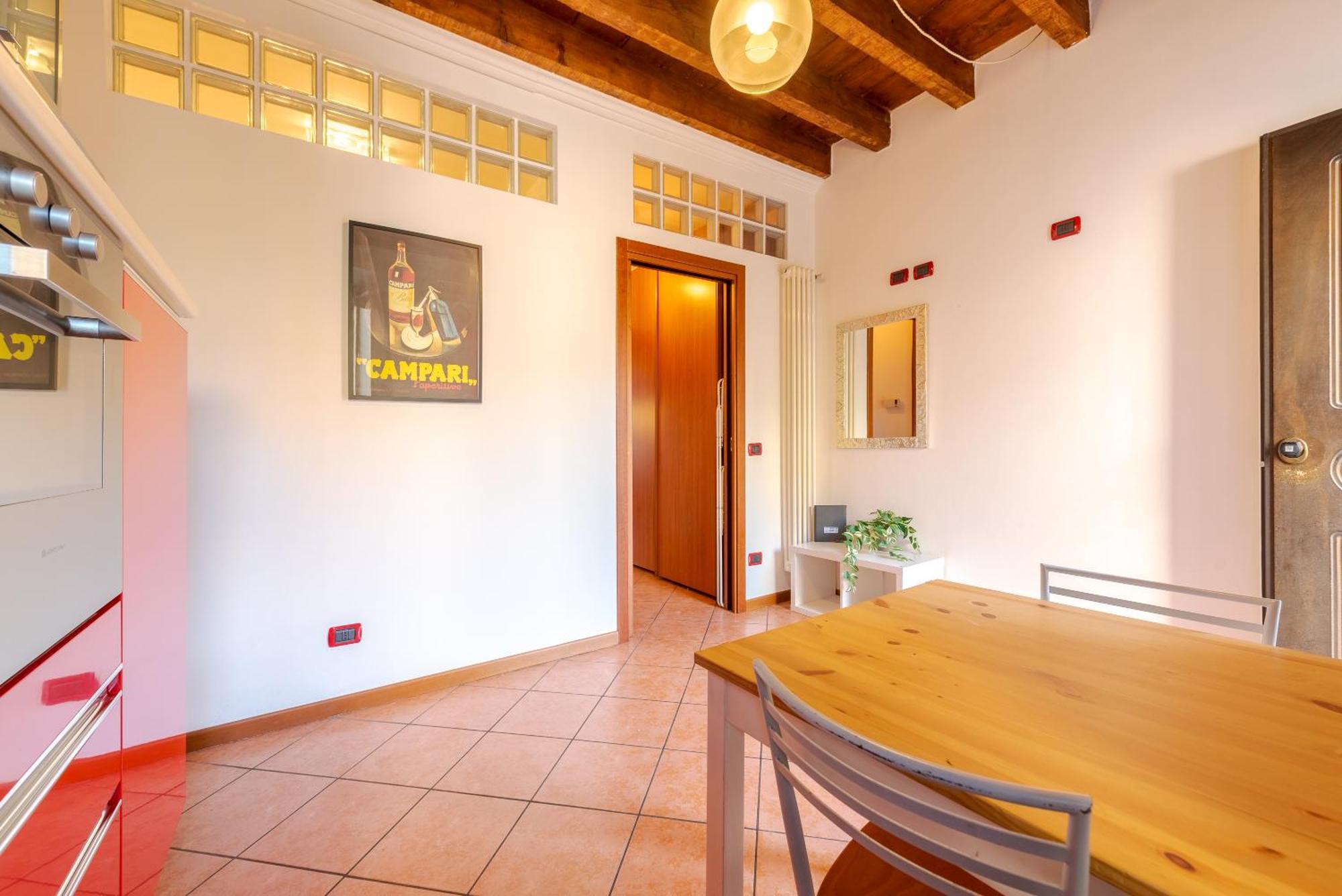 Guest Planet - Rosso Milano Apartment - Navigli Area Bagian luar foto